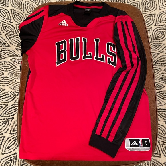 Official Chicago Bulls Warmup Top - Picture 1 of 5